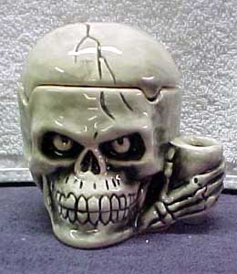 Lidded Skull Ashtray